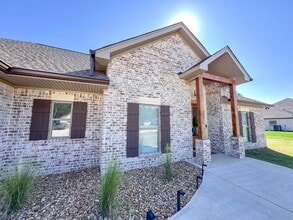 37 N Penny Ln in Caledonia, MS - Building Photo - Building Photo