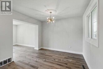 57 Vanbuskirk Dr in St Thomas, ON - Building Photo - Building Photo