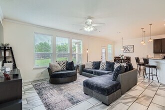 10015 Overlook Acrs in San Antonio, TX - Building Photo - Building Photo