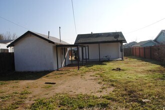 506 Lincoln Ave in Bakersfield, CA - Building Photo - Building Photo