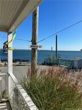 20 Omega St in Stonington, CT - Building Photo - Building Photo