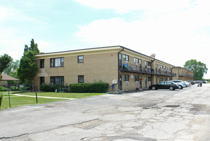 26 King Arthur Dr in Northlake, IL - Building Photo