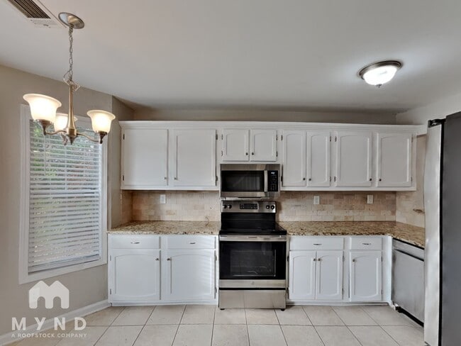 5210 Laurel Bridge Dr SE in Smyrna, GA - Foto de edificio - Building Photo