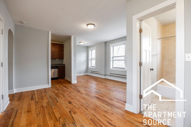 property at 4546 N Damen Ave