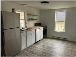 21 E Lake Rd in Fitzwilliam, NH - Foto de edificio - Building Photo