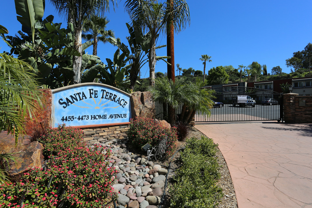 Santa Fe Terrace in San Diego, CA - Building Photo