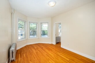 80 Heath St in Somerville, MA - Building Photo - Building Photo