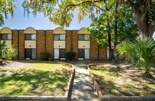 Abercorn Pointe Townhomes