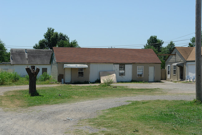 2701 S Cherokee Dr in Muskogee, OK - Building Photo - Building Photo