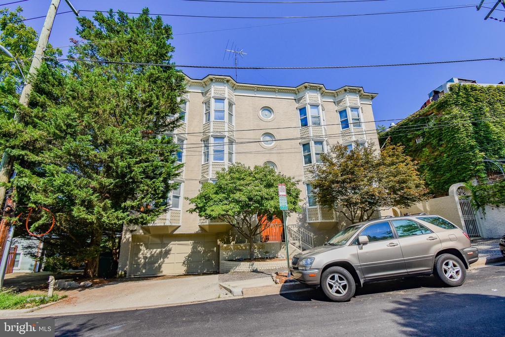 5305 Dana Pl NW in Washington, DC - Building Photo