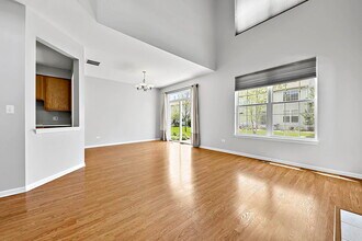 2804 White Thorn Cir in Naperville, IL - Building Photo - Building Photo