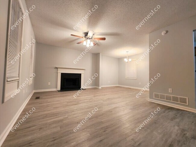 229 Hampton Dr photo'