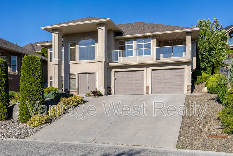 1592 Merlot Dr in West Kelowna, BC - Building Photo