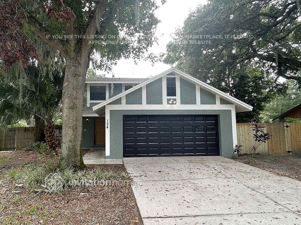 124 W Daughtery Rd in Lakeland, FL - Building Photo