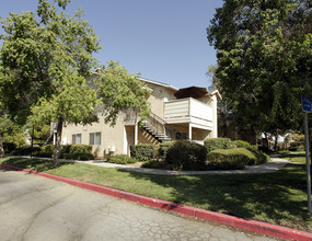 Park Meadows in Bakersfield, CA - Building Photo - Building Photo