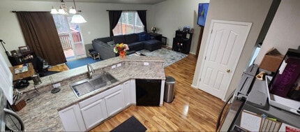 8917 Eagle Pl Loop in Anchorage, AK - Building Photo - Building Photo