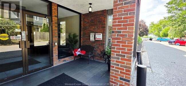 3905 Riverside Dr in Windsor, ON - Building Photo - Building Photo