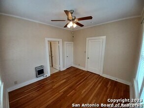 133 W Magnolia Ave in San Antonio, TX - Building Photo - Building Photo
