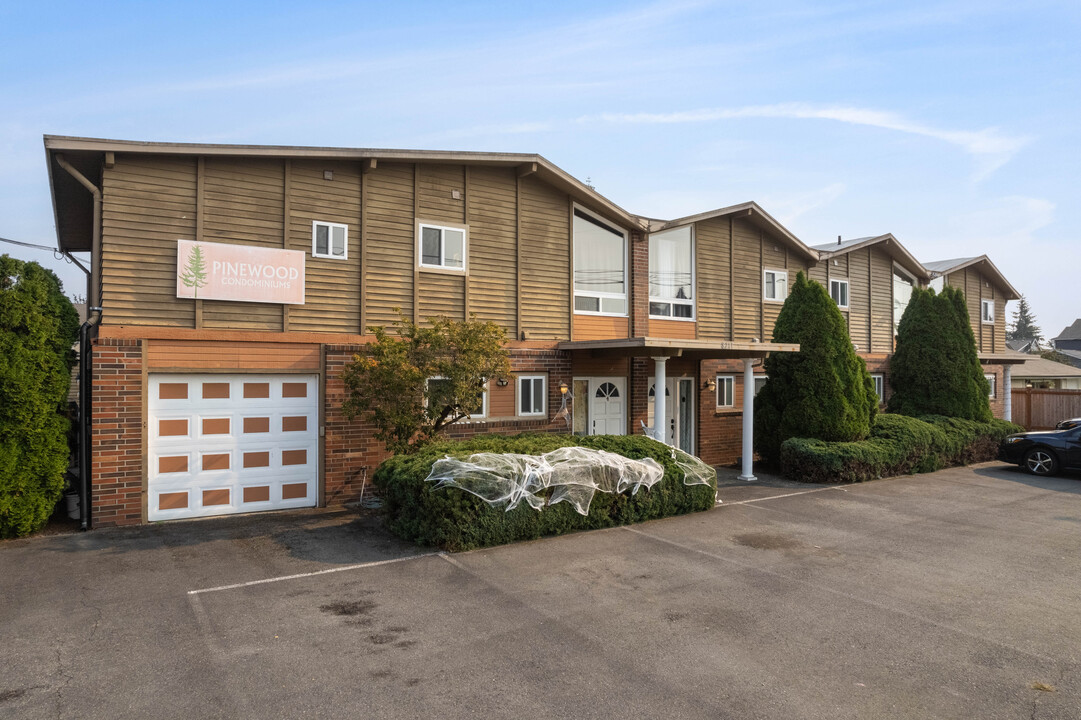 Pinewood Condominiums in Marysville, WA - Building Photo