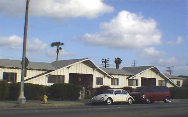 9552-9604 California Ave in South Gate, CA - Building Photo