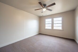 927 S Bryan St in Amarillo, TX - Foto de edificio - Building Photo