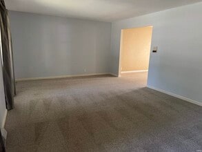 7577 Nottingham Dr in Newburgh, IN - Building Photo - Building Photo