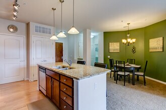 13456 Via Varra, Unit 329 in Broomfield, CO - Foto de edificio - Building Photo