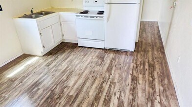 405 N Clegg St-Unit -405 in Trinity, TX - Building Photo - Building Photo