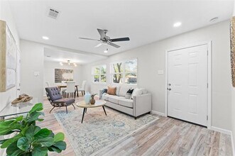 10204 San Juan Ave in Dallas, TX - Building Photo - Building Photo