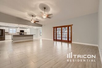 816 Village Way in Palm Harbor, FL - Building Photo - Building Photo