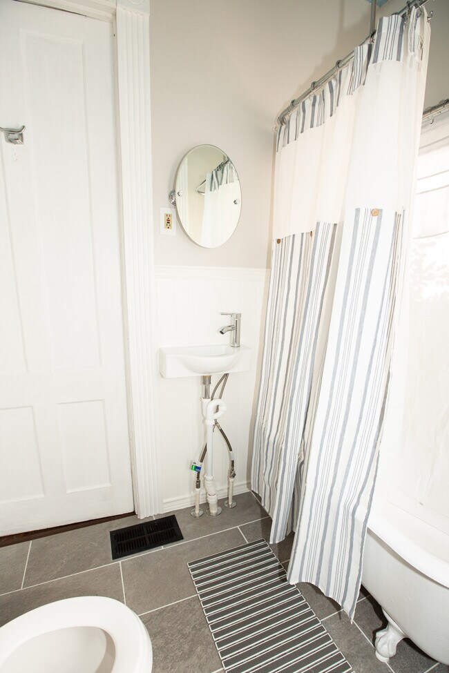 32 Ford Ave in Oneonta, NY - Building Photo - Building Photo