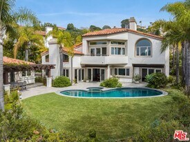 1445 Cuesta Linda Dr in Los Angeles, CA - Building Photo