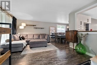 158 Coach Hill Dr in Kitchener, ON - Building Photo - Building Photo