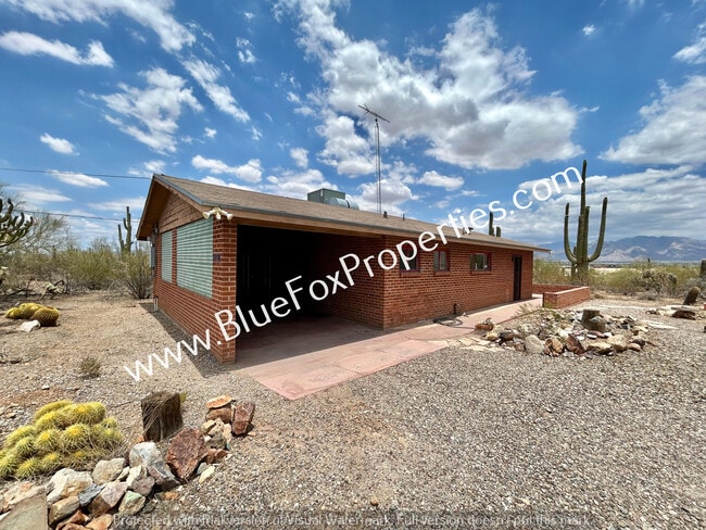 property at 6728 N Abington Rd