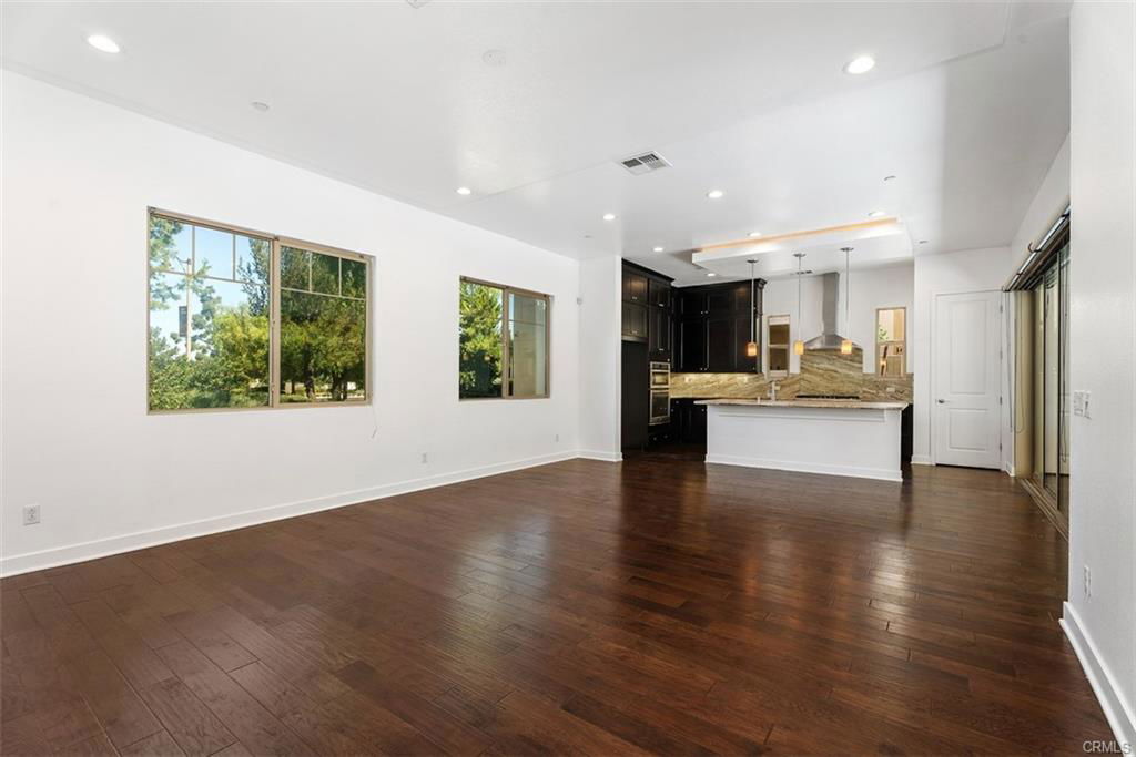 123 Interval in Irvine, CA - Building Photo