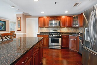 70 Adams St, Unit 4L in Hoboken, NJ - Building Photo - Building Photo