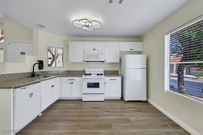 1713 Empire Mine Dr in Henderson, NV - Building Photo - Building Photo