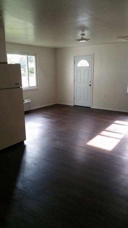 304 E Jefferson Ave in Casey, IL - Building Photo - Building Photo