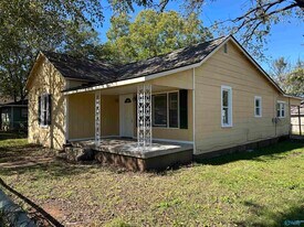 3300 7th Ave SW in Huntsville, AL - Building Photo