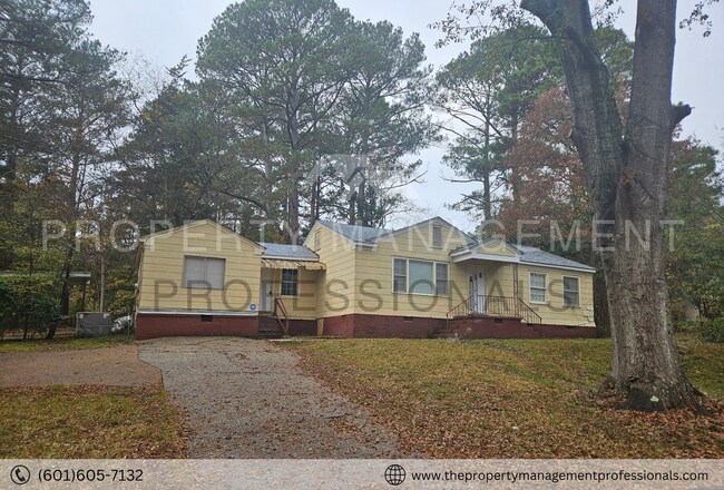 2871 Fairhill Dr in Jackson, MS - Building Photo - Building Photo