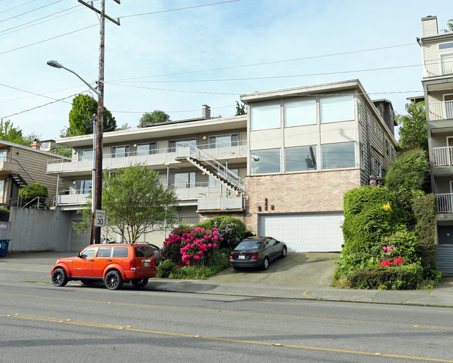 Klahowya Apartments in Seattle, WA - Building Photo - Building Photo