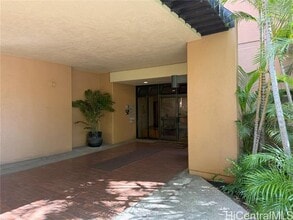 5333 Likini St in Honolulu, HI - Building Photo - Building Photo