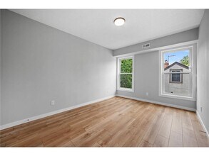 3379 Brownlow Ave, Unit 3 in Minneapolis, MN - Building Photo - Building Photo