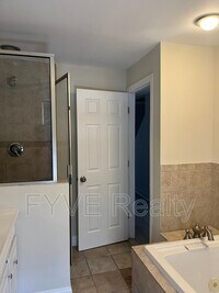 1523 W Pratt St photo'