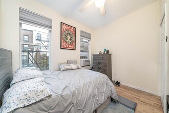 109 Bloomfield St in Hoboken, NJ - Building Photo - Building Photo