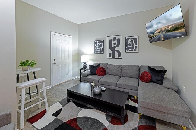 property at 886 Forest Pointe Way