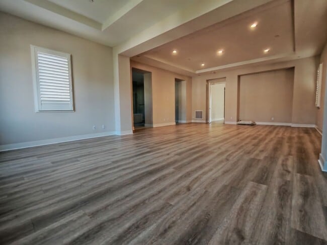 55 Thrasher in Irvine, CA - Building Photo - Building Photo