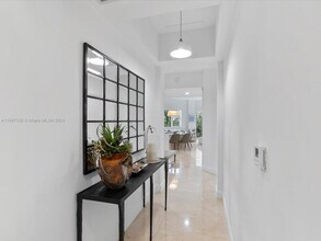 20000 E Country Club Dr in Aventura, FL - Building Photo - Building Photo