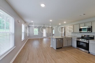 657 June St in Prattville, AL - Foto de edificio - Building Photo