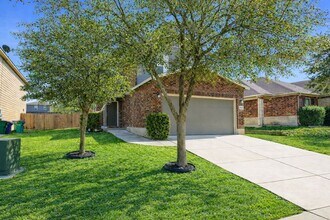 7010 Pescala Ridge in San Antonio, TX - Building Photo - Building Photo